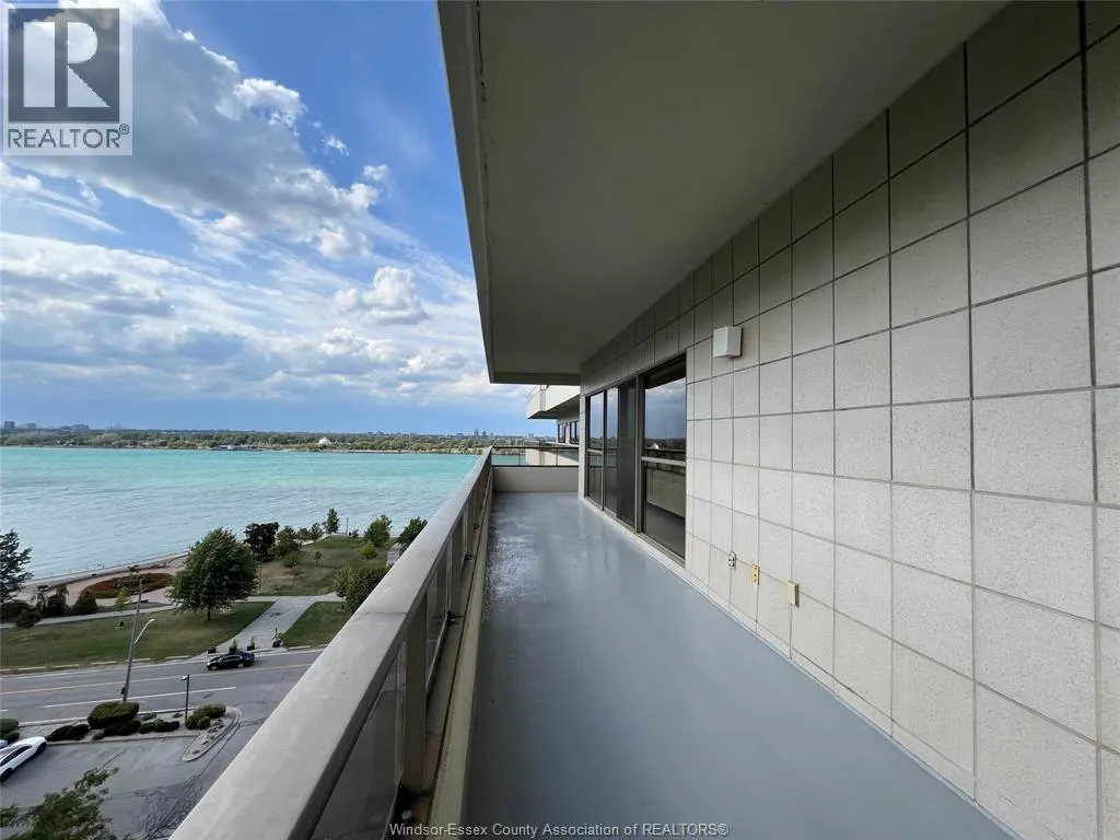 5151 RIVERSIDE Drive Unit# 905