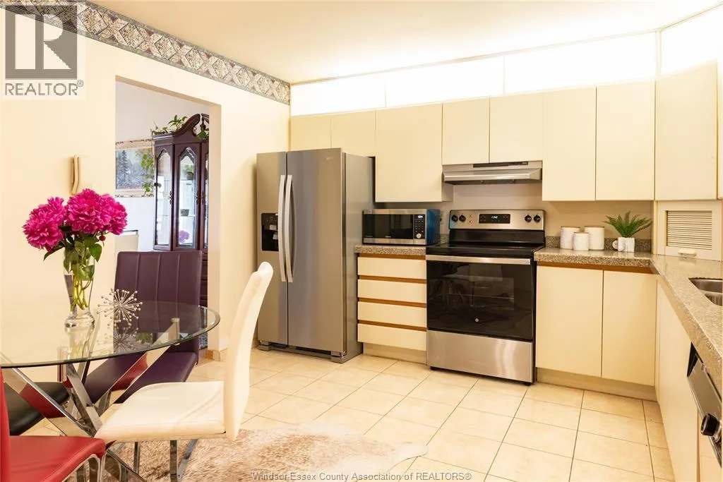 5151 RIVERSIDE Drive Unit# 905
