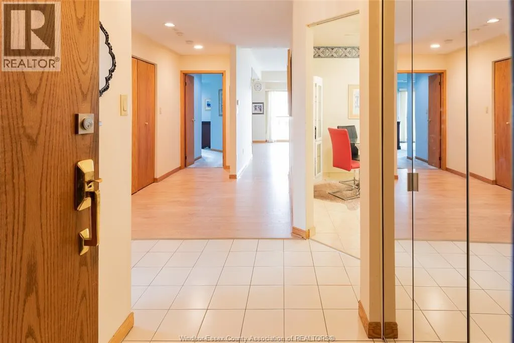 5151 RIVERSIDE Drive Unit# 905