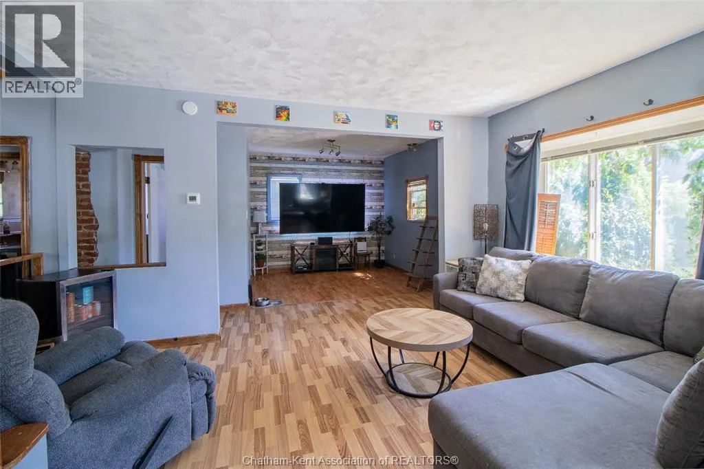 63 Spencer AVENUE