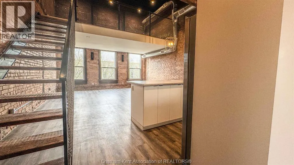 164 King STREET Unit# 301