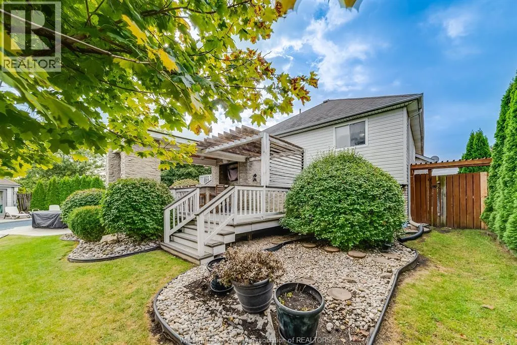 2590 WILDBERRY