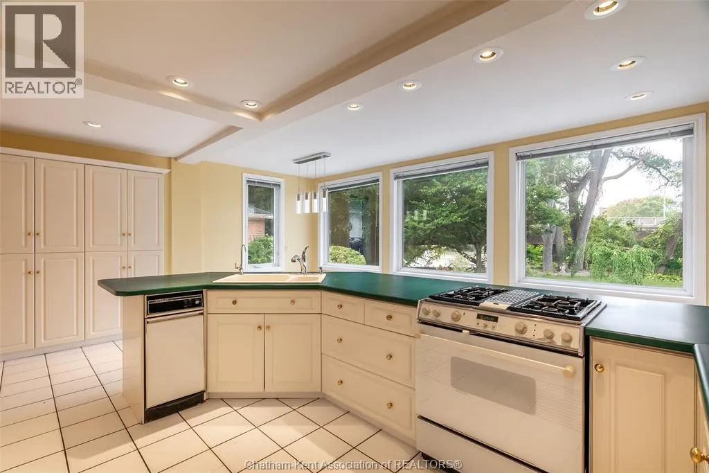 427 King STREET West