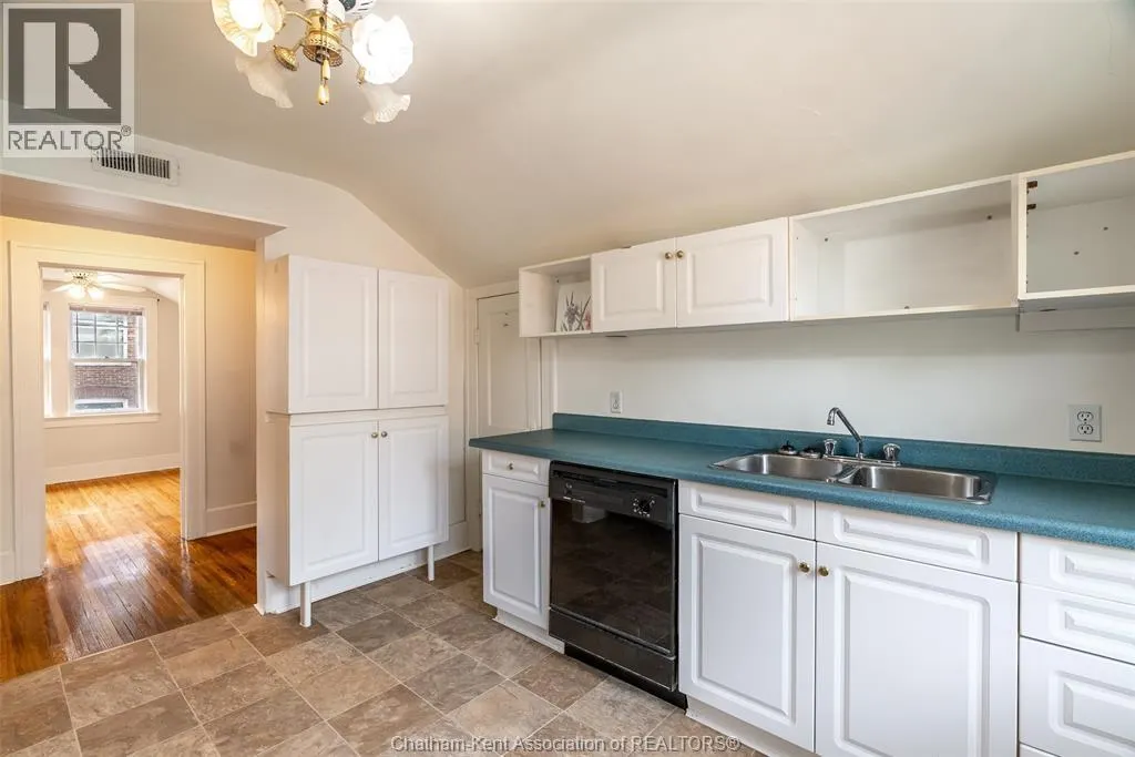 427 King STREET West