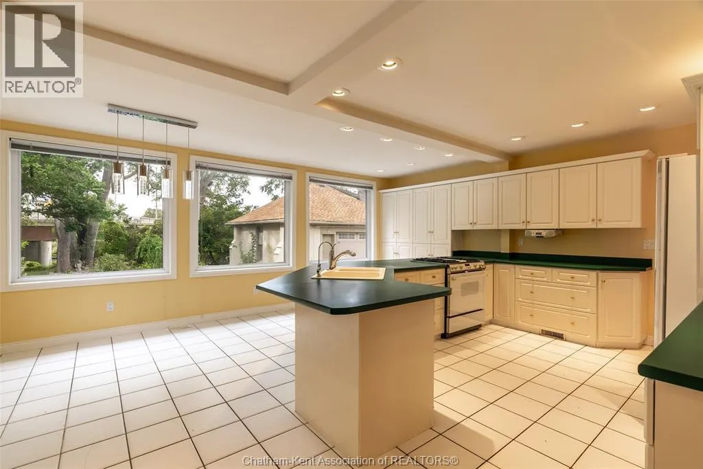 427 King STREET West