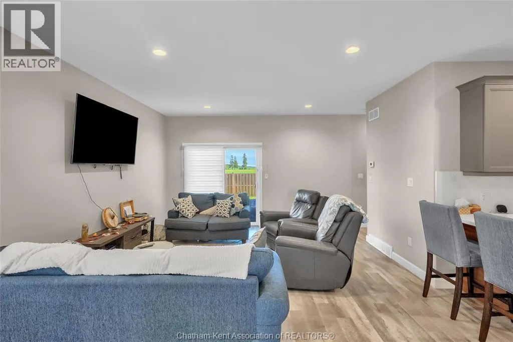 248 Moonstone CRESCENT