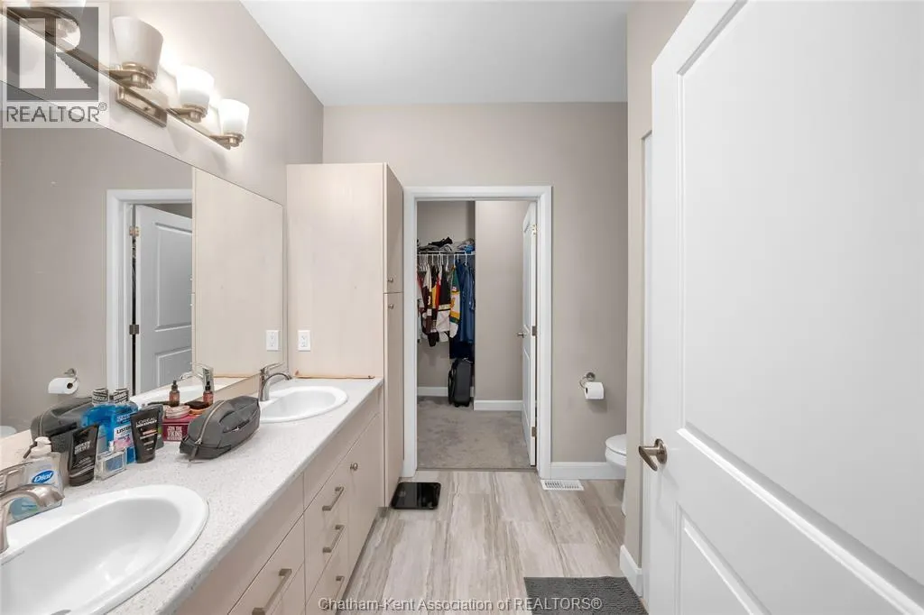 248 Moonstone CRESCENT
