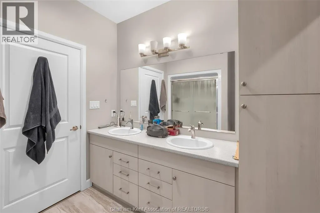 248 Moonstone CRESCENT