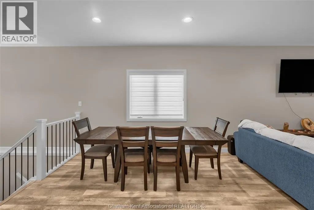 248 Moonstone CRESCENT