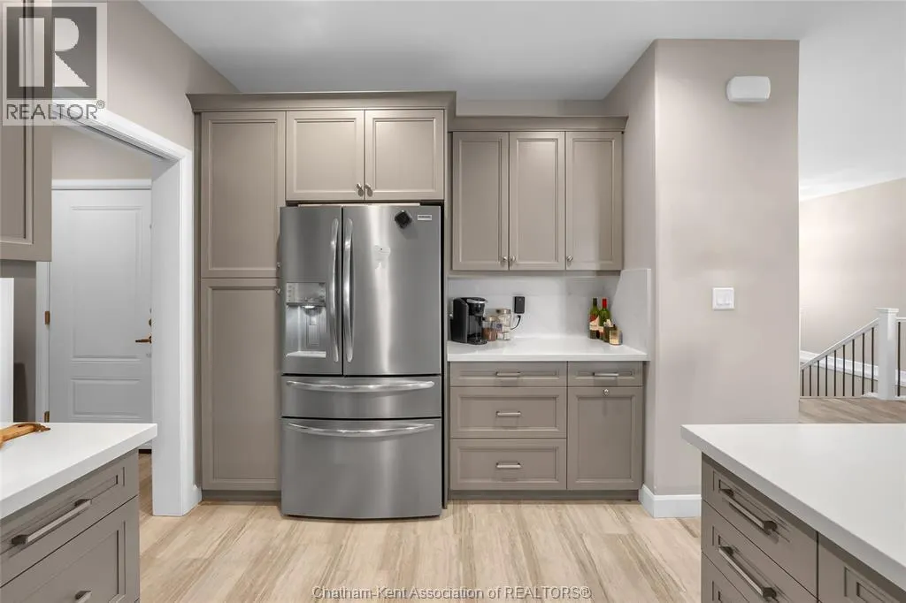 248 Moonstone CRESCENT