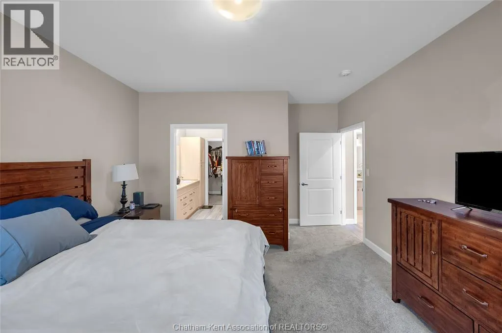 248 Moonstone CRESCENT