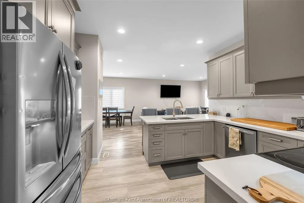 248 Moonstone CRESCENT