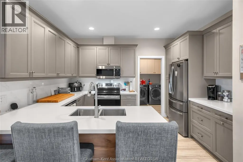 248 Moonstone CRESCENT