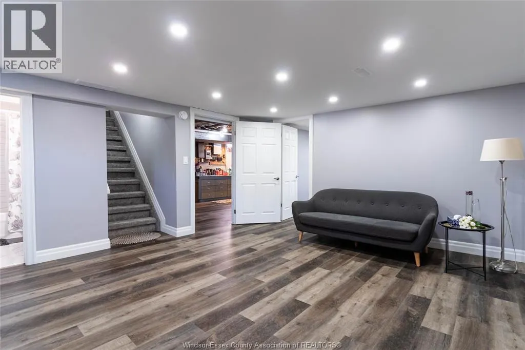 1006 BUCKINGHAM ROAD