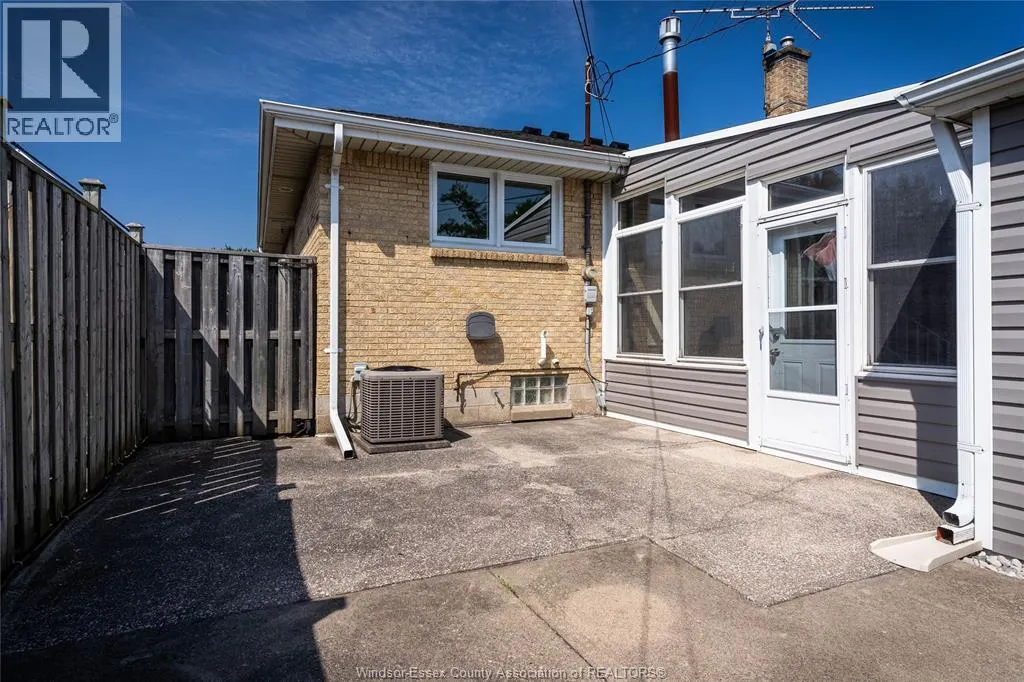 1006 BUCKINGHAM ROAD