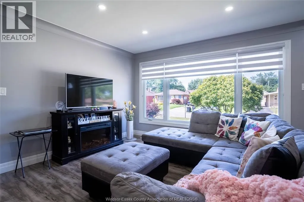 1006 BUCKINGHAM ROAD