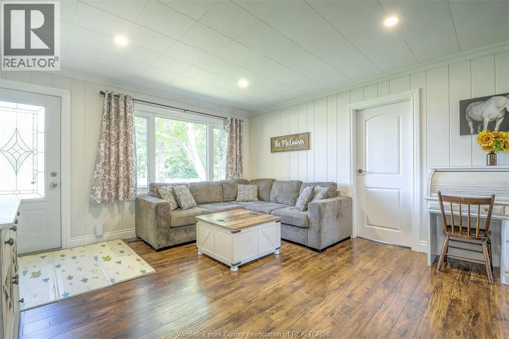 7931 COLLISON Sideroad