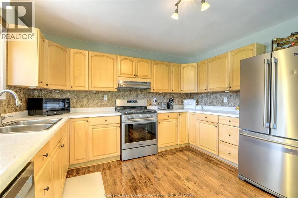 7931 COLLISON Sideroad