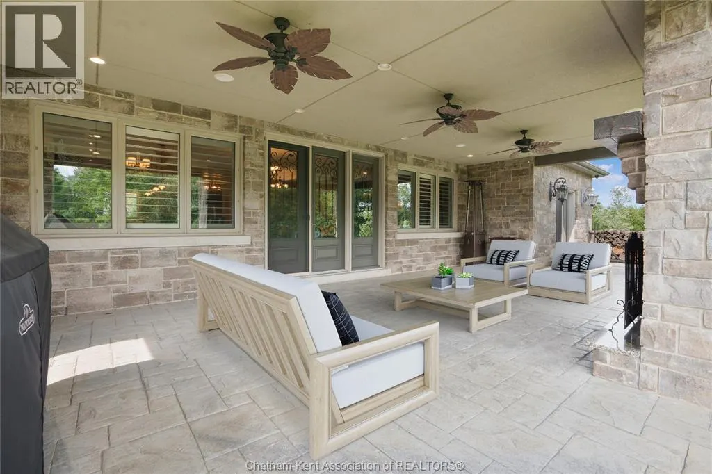 626 Gregory DRIVE East