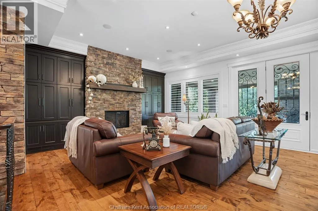 626 Gregory DRIVE East