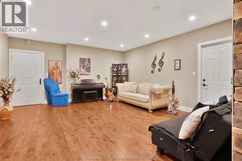 626 Gregory DRIVE East