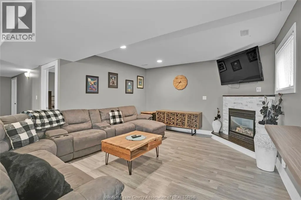 555 SUPERIOR STREET