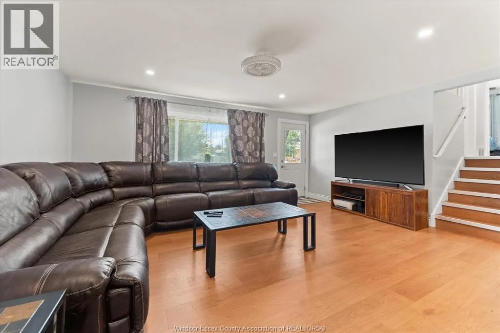 528 SANDISON STREET