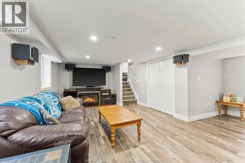 528 SANDISON STREET