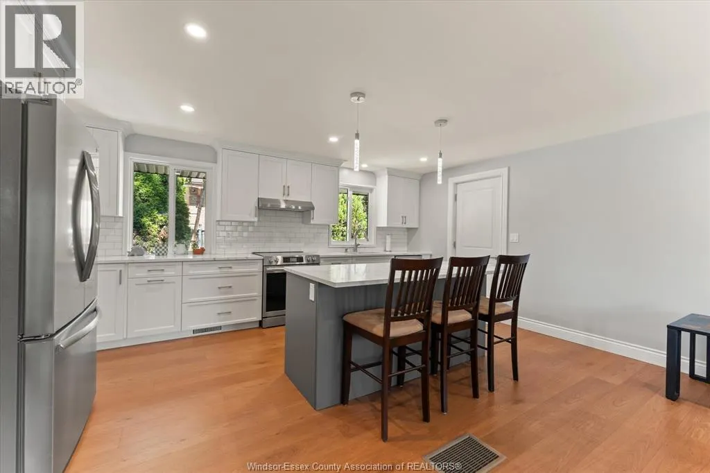 528 SANDISON STREET