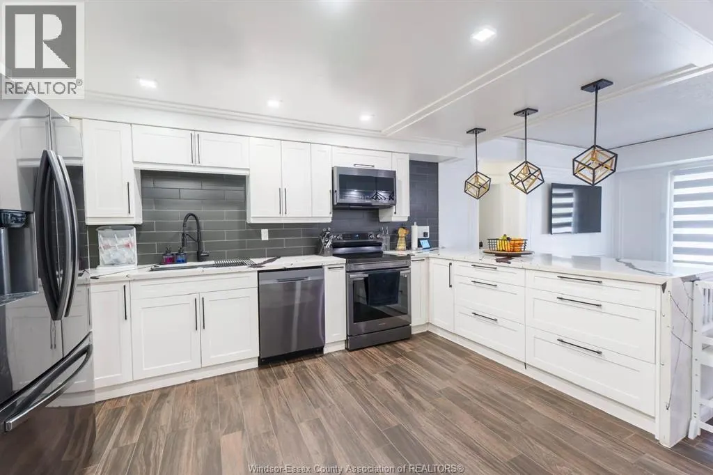 451 GRAND MARAIS ROAD West Unit# 110