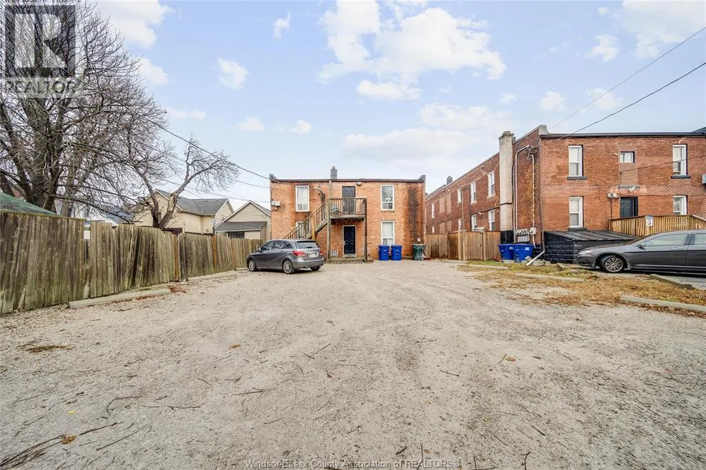 1219 MONMOUTH