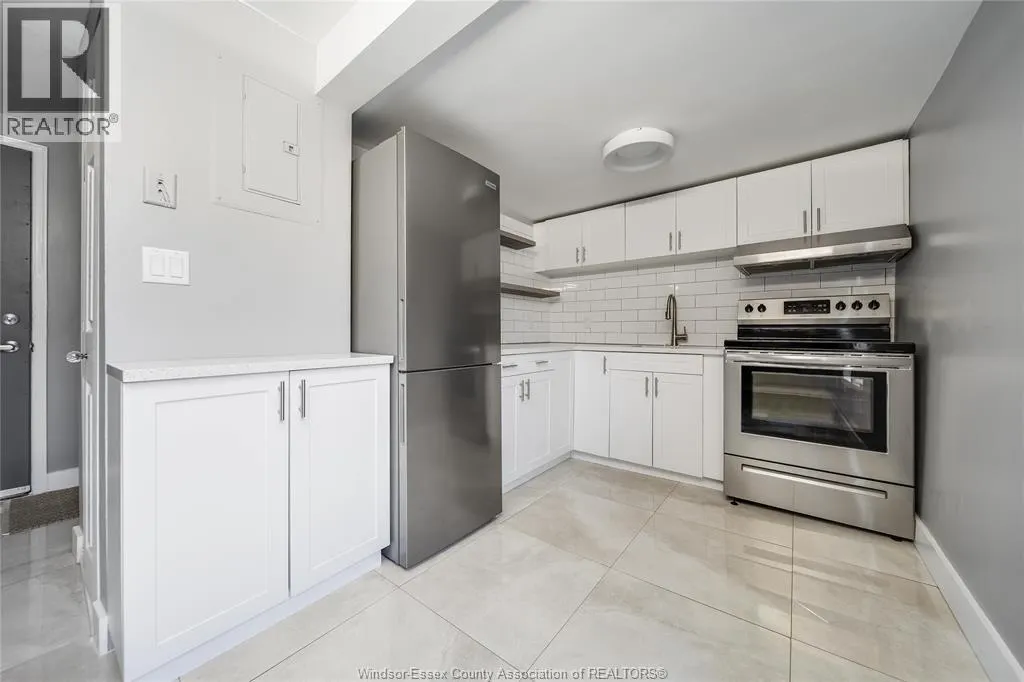 1219 MONMOUTH