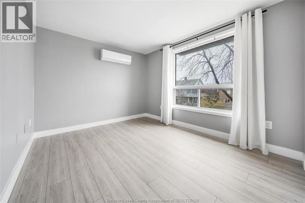 1219 MONMOUTH