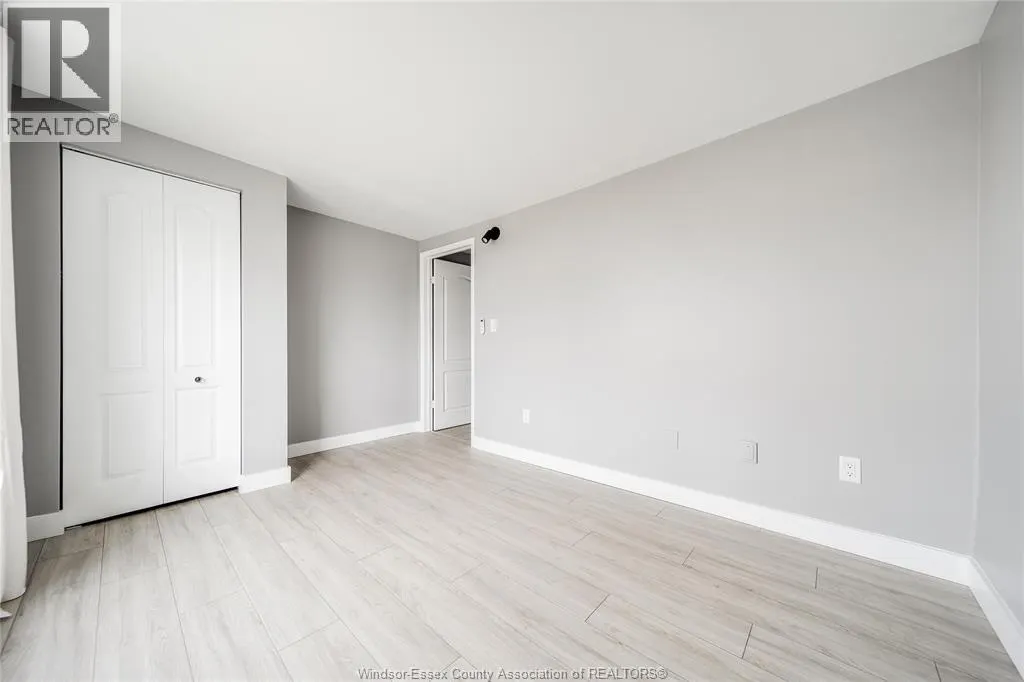 1219 MONMOUTH