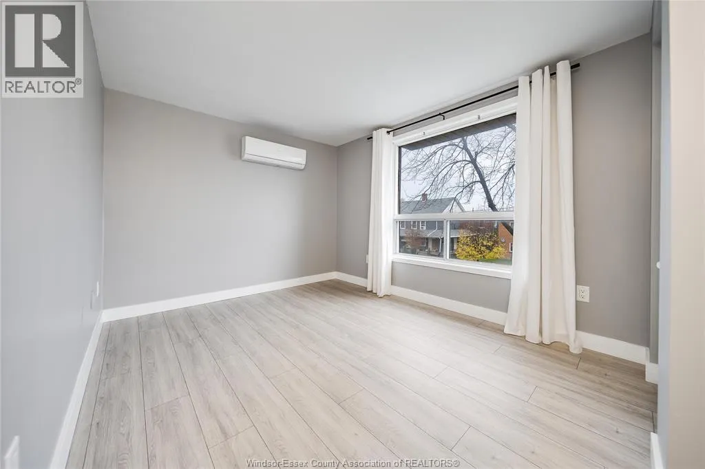 1219 MONMOUTH