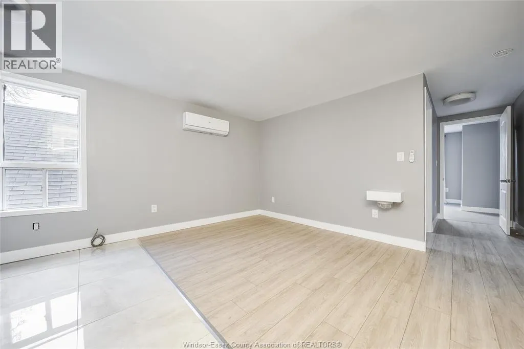 1219 MONMOUTH