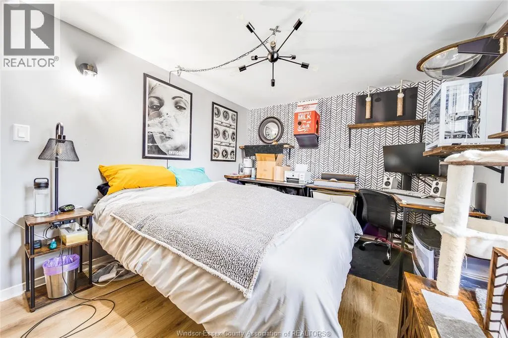 1219 MONMOUTH