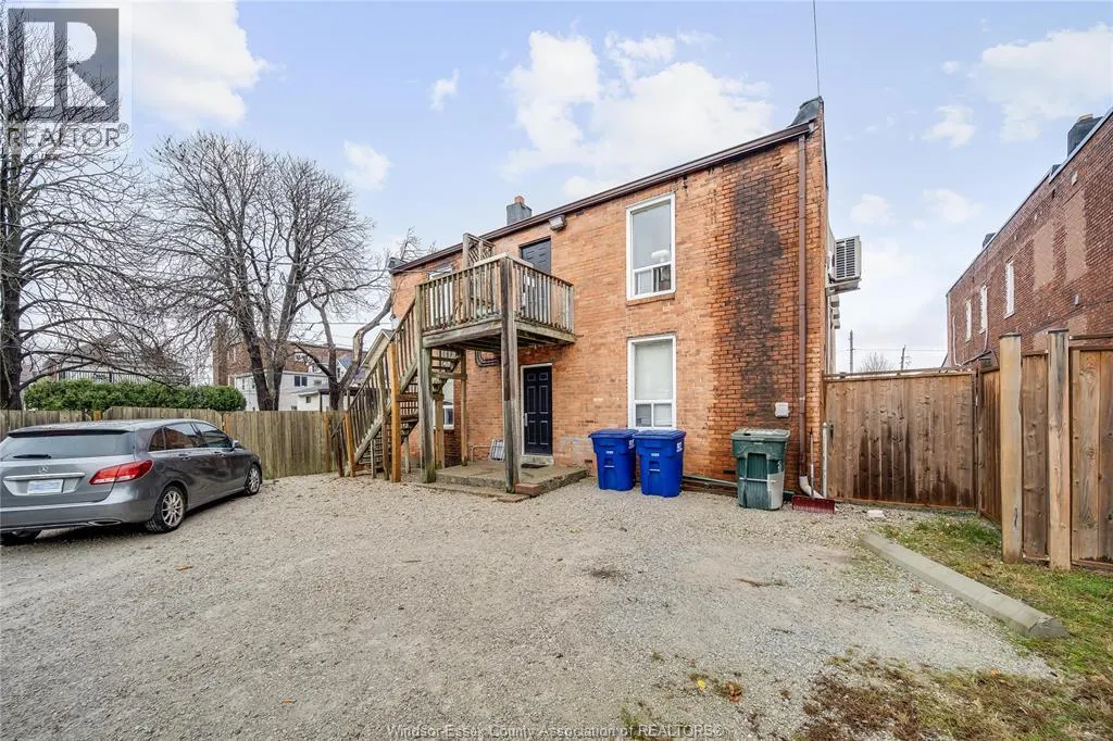 1219 MONMOUTH