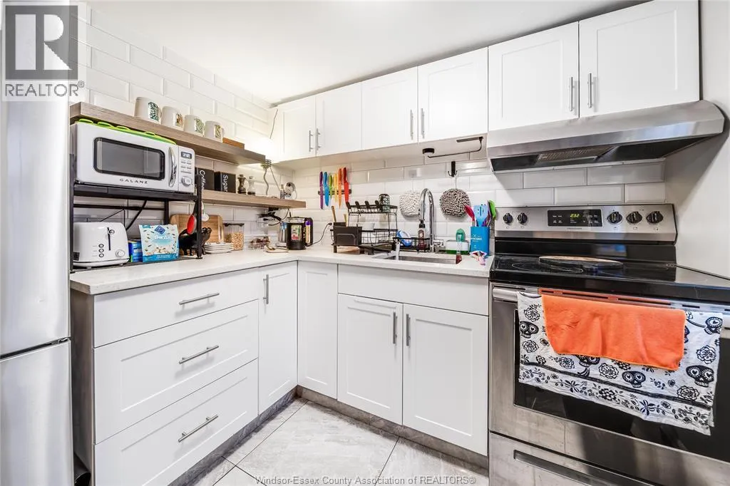 1219 MONMOUTH