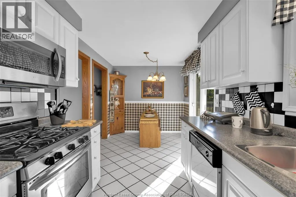 2855 FOREST GLADE DRIVE