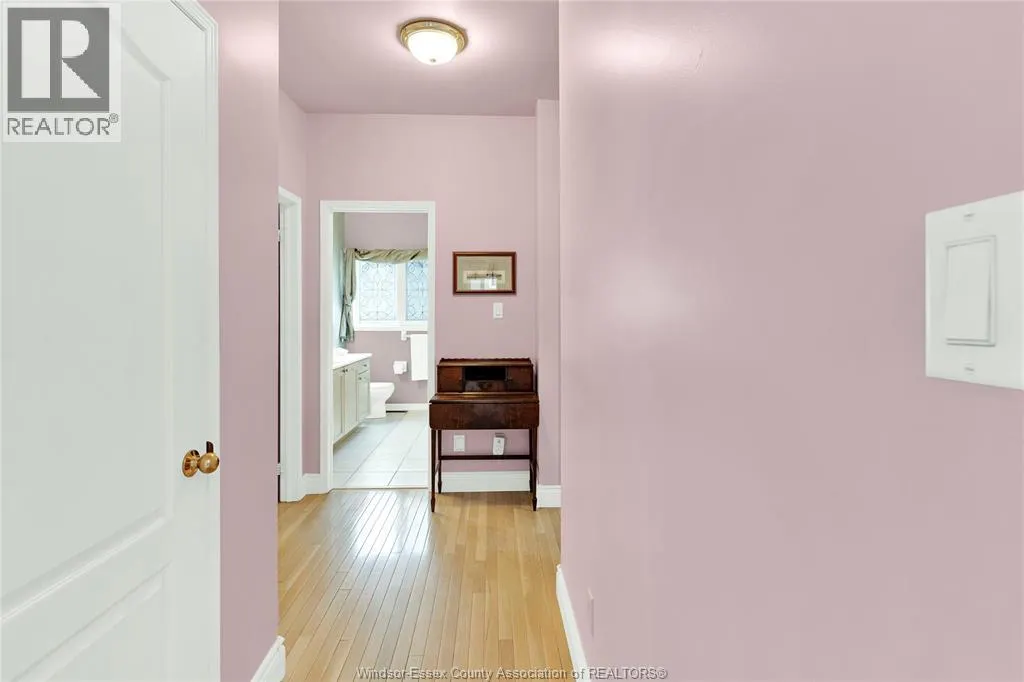 579 COUSINEAU ROAD