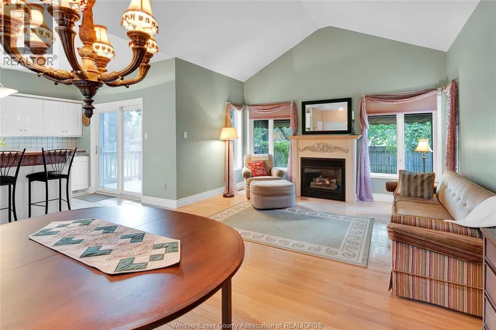 579 COUSINEAU ROAD