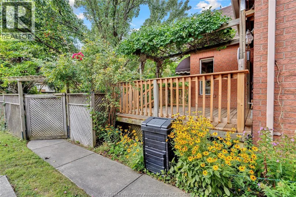 579 COUSINEAU ROAD