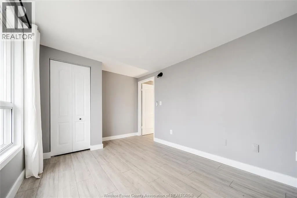 1219 MONMOUTH