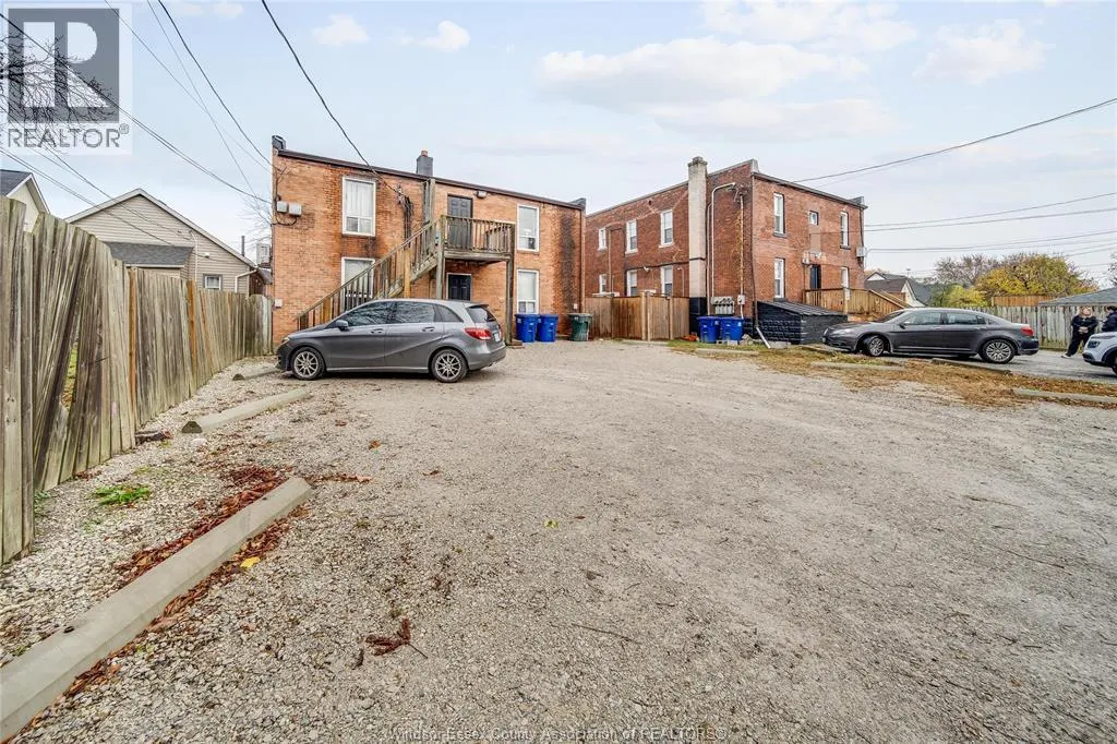 1219 MONMOUTH