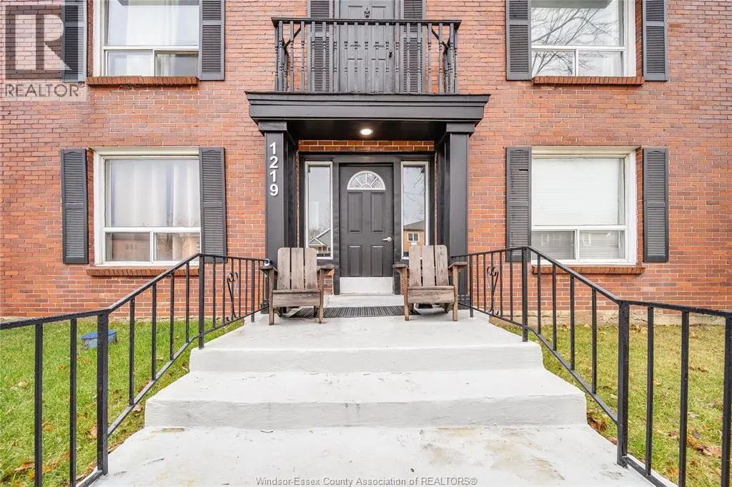 1219 MONMOUTH