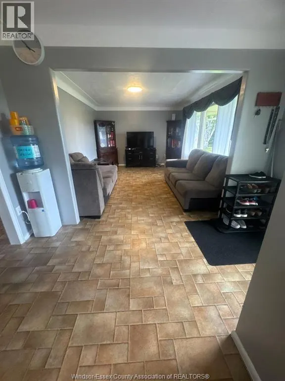 830 TALBOT ROAD
