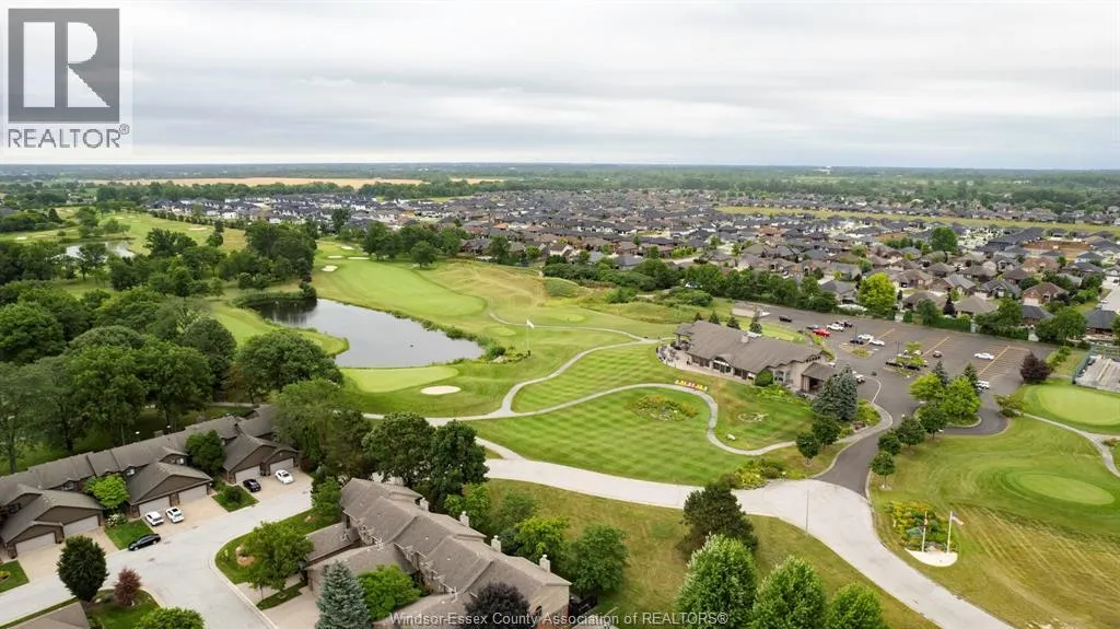 15 FAIRWAY CRESCENT