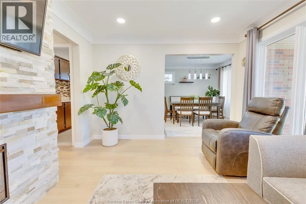 4330 MOUNT ROYAL