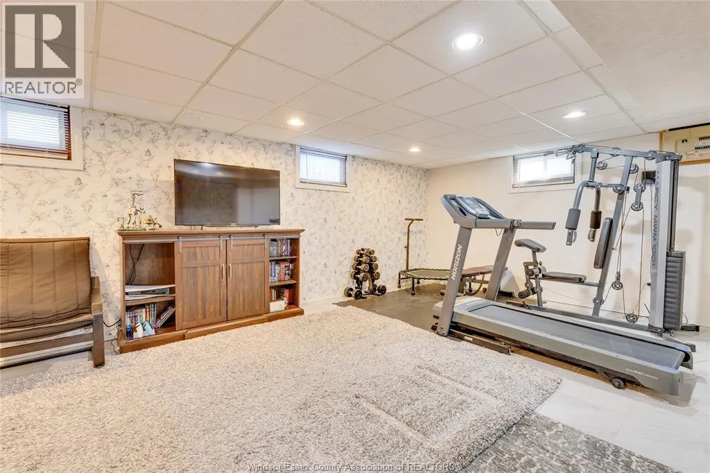 4330 MOUNT ROYAL